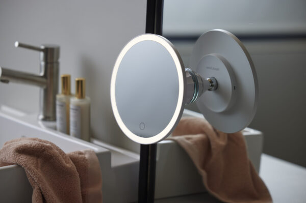 Nordic Sense Spejl med LED-lys