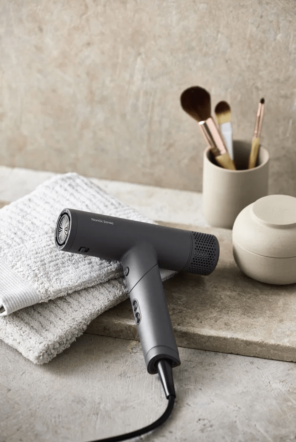Nordic Sense Hårtørrer 1600 W foldbar Nordic Sense Hårtørrer 1600 W foldbar